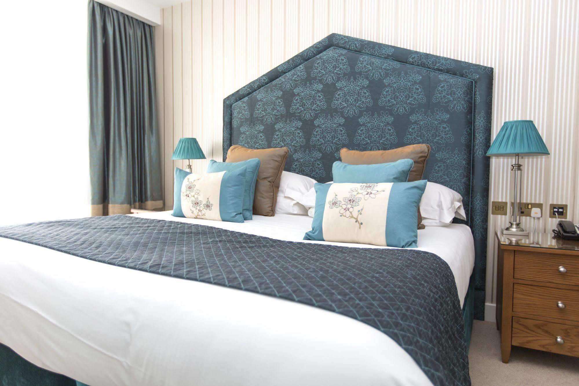 The Oxfordshire Golf & Spa Hotel Тейм Екстер'єр фото
