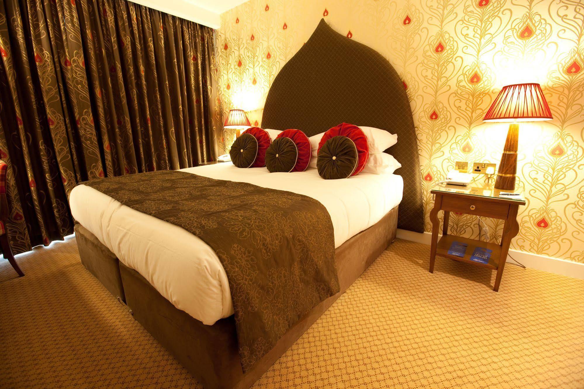 The Oxfordshire Golf & Spa Hotel Тейм Екстер'єр фото